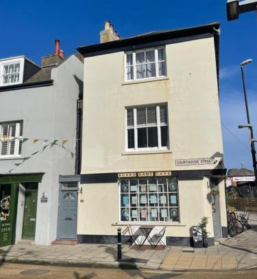 Old Town Hastings House | The Old Kings Head