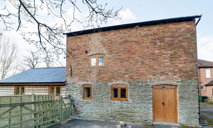 Kingswood Cottage | THE OLD MILL, pet friendly, character holiday cottage in Stockton