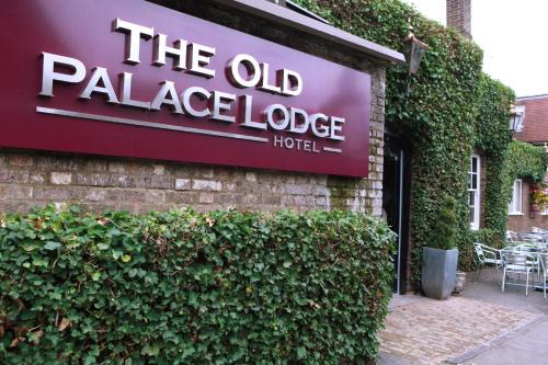 Dunstable Hotel | The Old Palace Lodge