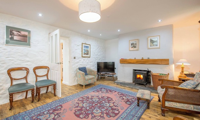 Haverfordwest Cottage | The Old Post Office, Holiday Cottage Llanrhian, Sleeps 6, 4 bedrooms, bathrooms
