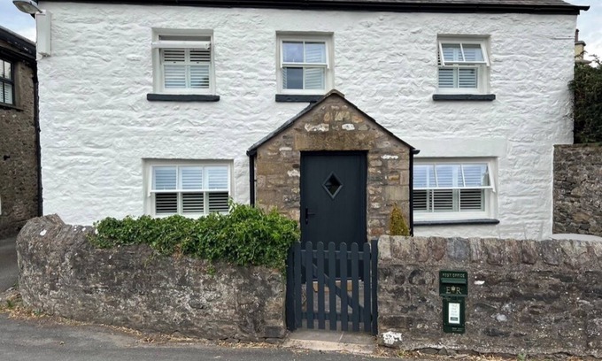 Barbon Cottage | The Old Post Office Barbon, Near Kirkby Lonsdale ,Stunning Two Bedroom Cottage.