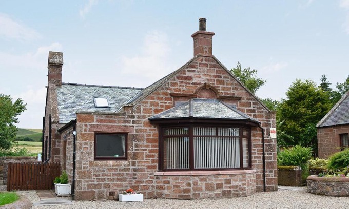 Memus House | The Old School
