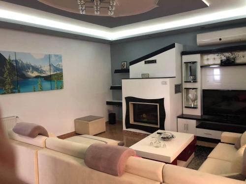 Elbasan Apartment | The Olive View Apartment by Ceni, Elbasan