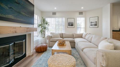 Crown Point House | The Oliver - Pacific Beach Hideaway