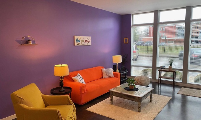 Covington Apartment | The One About Friends - Central Perk + The Monica
