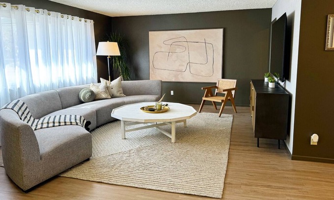 Las Vegas House | The one with the Yellow Door