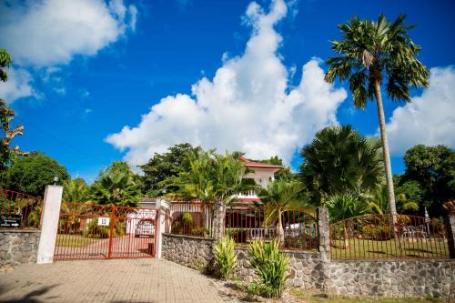 Mahe Island Bed & Breakfast | The Orchard Holiday Home