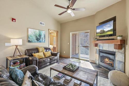 Bear Hollow Village House | The Oslo Lux 3 bedroom with soaking tub and pool