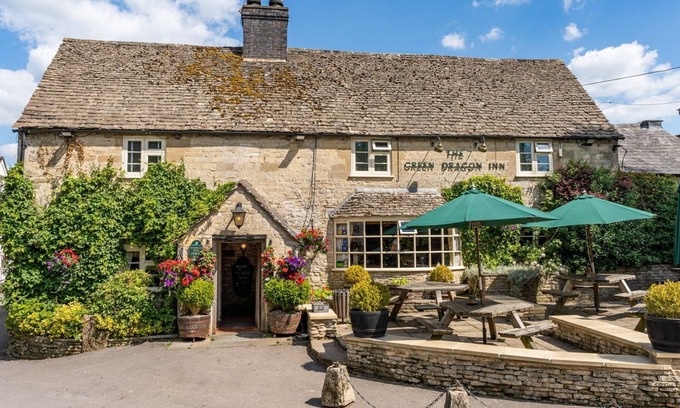 Elkstone Cottage | The Other House, Elkstone, Near Cheltenham - sleeps 2 guests in 1 bedroom