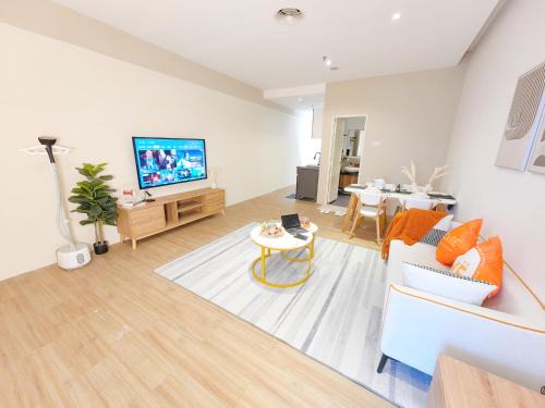Taman Bukit Pantai Apartment | The Ovation - Bangsar Trade Centre