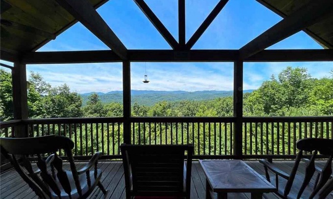 Purlear Cabin | The Overlook-Amazing mountain views from private cabin retreat!