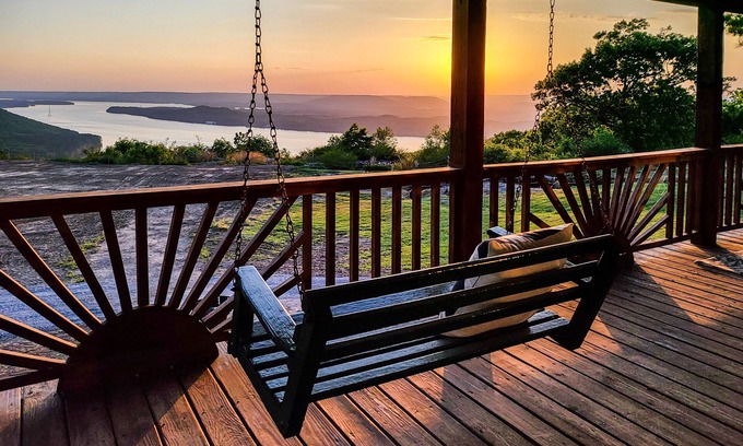 Section Cabin | THE OVERLOOK on the Brow!