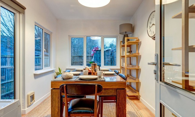 Oxford House | The Oxford Meadows in Abingdon