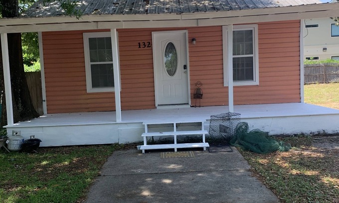 Fort Walton Beach House | The Oyster's Pearl @ Seashell Cottages, Large Yard, for Your Boats & More!