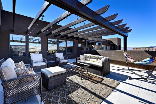 St. George Villa | The Painted Horse