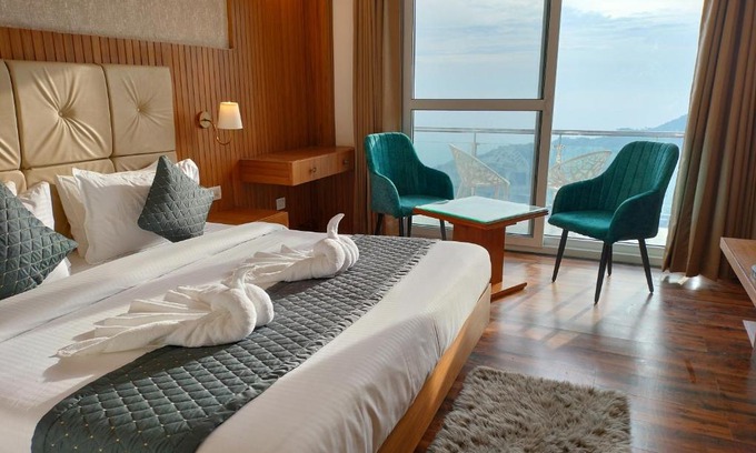 The Mall Road Hotel | The Palm Aryan Mussoorie A Boutique hotel