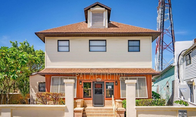 Downtown Boca Grande Historic District House | The Palmetto Inn - Tarpon - 2 Bedroom Queen Suite