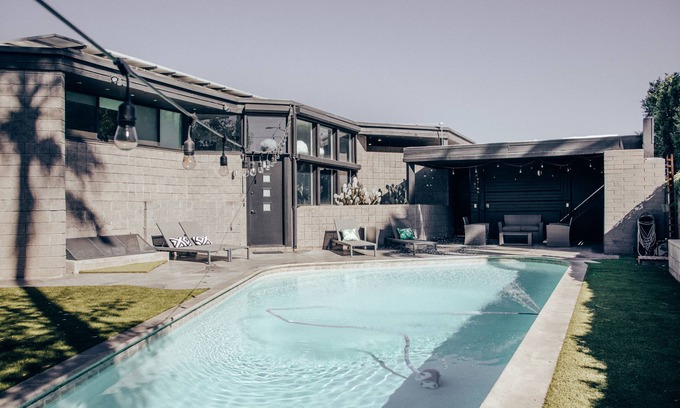 Phoenix College House | The Palms on 6th