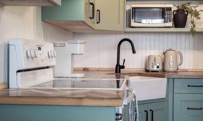Bankview Apartment | The Palomino