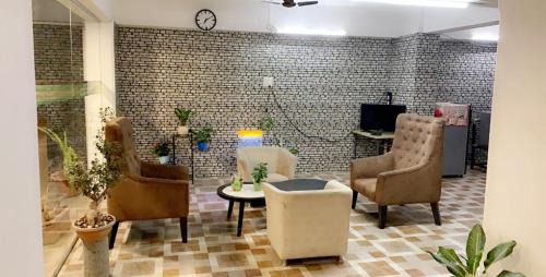 Aundh Hotel | The Paradise Aundh