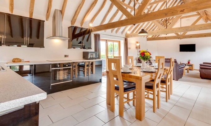 Ewhurst Green House | The Parlour in the beautiful Rye