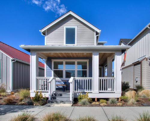 Ocean Shores House | The Pelican Reef