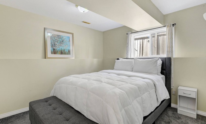 Grande Prairie House | The Perfect 5 Bed, 4 Baths, Mini gym, 2 Kitchens, 2 Living roomsn