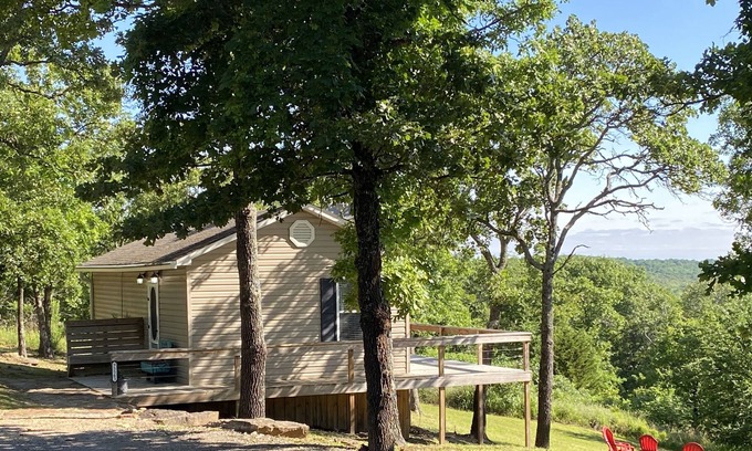 Cookson House | The Perfect Couples Retreat 2 miles from Snake Creek Marina at Lake Tenkiller!!