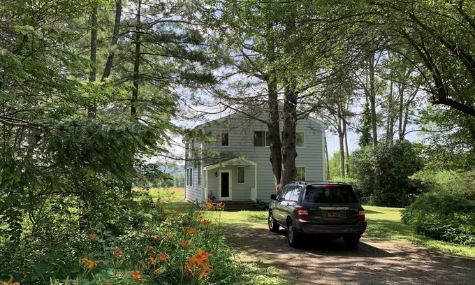 Sharon House | The Perfect Escape From The City