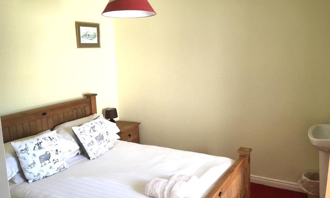 Cleggan Bed & Breakfast | The Pier Bar , Cleggan