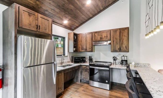 Lake Delton Cabin | The Pine at Treetop Villas