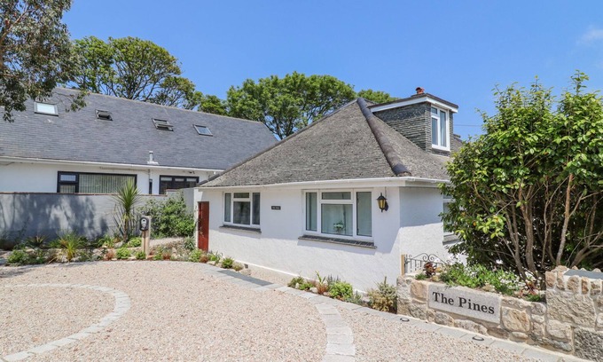 Carbis Bay House | THE PINES, pet friendly, country holiday cottage in Carbis Bay