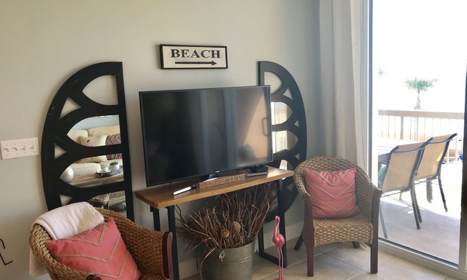 Panama City Beach Apartment | The Pink Flamingo Beach Condo