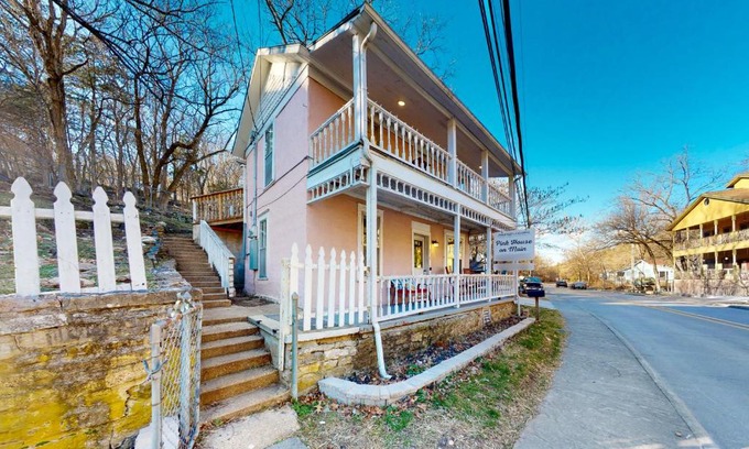 Eureka Springs Historic District House | The Pink House on Main