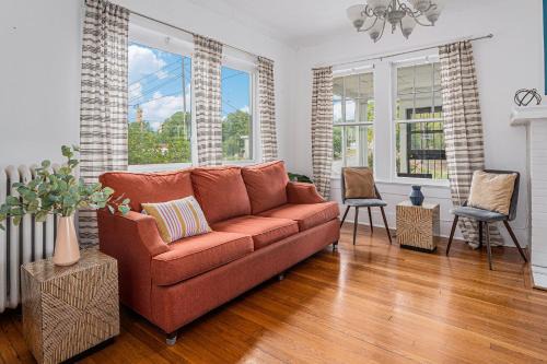 Glen Iris House | The Pinnacle at UAB - Southern Charm - Sleeps 15