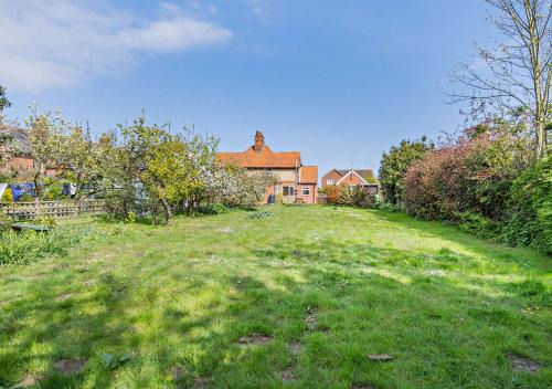 Bawdsey House | The Pitch