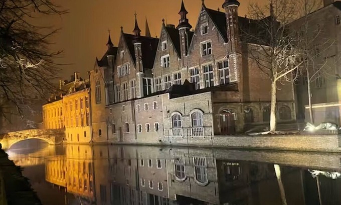 Historical Center Bruges Apartment | The place to stay if visiting Brugge. Great location & free parking!