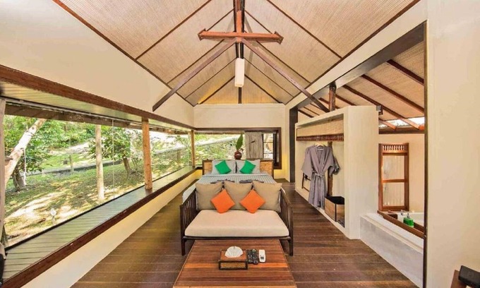 Ko Lanta Villa | The Plantation villa with breakfast