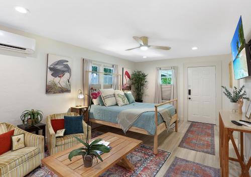 High Springs Apartment | The Poe - Stylish Studio in downtown High Springs