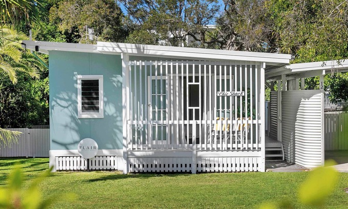 Point Arkwright House | The Point Arkwright Bungalow