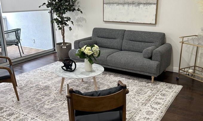 Carthay Circle Apartment | The Point at Beverly Hills.