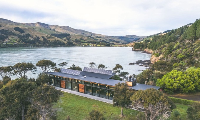 Pigeon Bay House | The Point - Pigeon Bay Accommodation