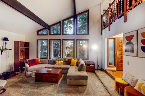 North Bend House | The Pony Creek Forest Retreat
