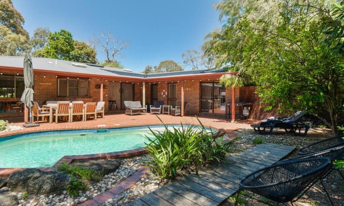 Rosebud House | The Pool House