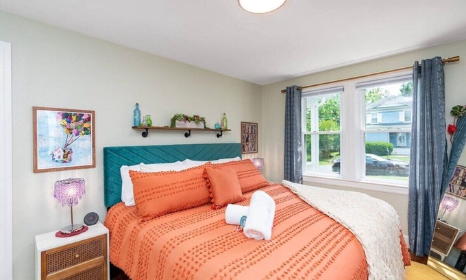 Staunton Apartment | The Pop Inn: Family Destination, Walk Dwntwn