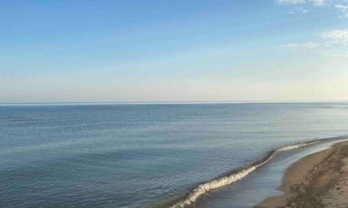 Caseville House | The Port -halfway between downtown Caseville & Port Austin- beach access