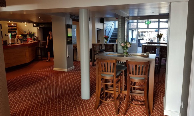 Chipping Sodbury Hotel | The Portcullis Hotel
