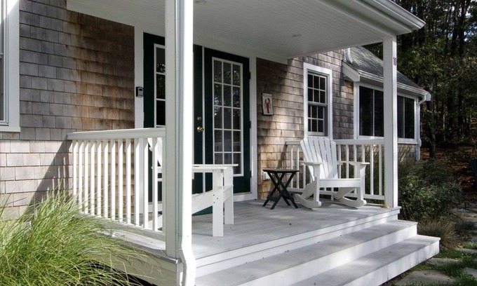 Wellfleet House | The Post & Beam Cottage ~ Perfect Retreat near Great Pond & Cahoon Hollow Beach