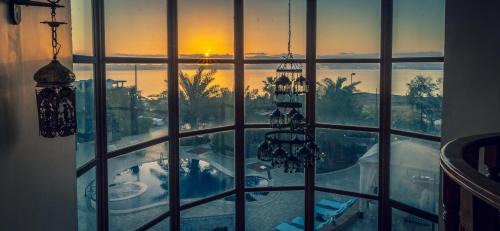 Sweimeh House | The Precious Villa