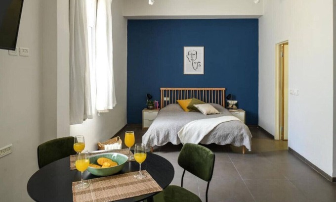 Haifa Apartment | The Printhouse Downtown Studio 10